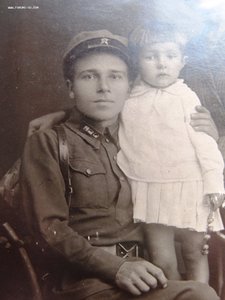 Семья военного. Редкая кокарда, пряжка.