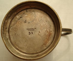 подстаканник ГЕННИГЕРЪ и Ко МОСКВА , 19 век . Редкий.