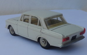 Цельнолитой «Москвич-412»моделька 1:43 арт .с-со-51 ц.3р.50