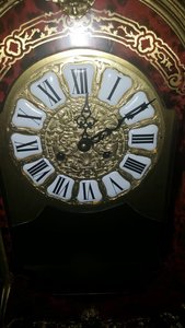 Часы в стиле " БУЛЬ" со столиком. Высота 200 см.