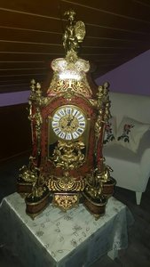Часы в стиле " БУЛЬ" со столиком. Высота 200 см.