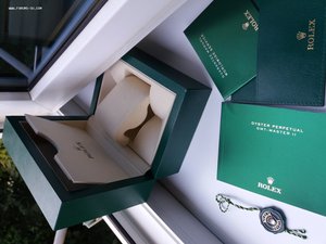 оригинальные : коробка +доки на часы ROLEX