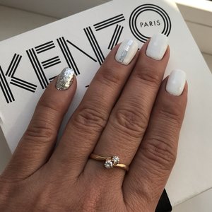 Колечко "поцелуйчик" 2 бриллиантика..золото