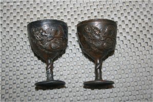 Рюмки на ножке старинные олово Драконы рельефные редкость