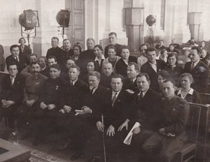 С.М.Будённый и М.И.Калинин среди делегатов съезда ВКПб.
