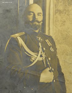 Подскажите кто это? Генерал РИ?