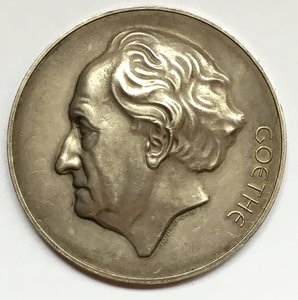 Medal get. Гёте и награды. Ордена Гете. Медаль Гете за искусство и науку. Franz Lehar Goethe Medal.