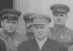 Н.С.Хрущов,П.С.Рыбалко,Корниец среди военных. г.Киев,1940 г.