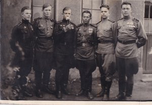 Ефрейтор-курсант - кавалер Славы и БКЗ со товарищи.