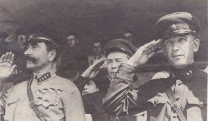 С.М.Будённый с командирами на параде. 1930-е гг.