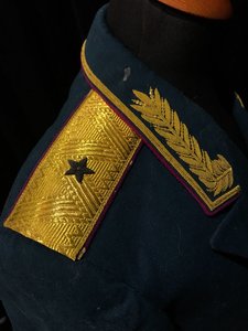 Генерал-майор, парадный китель с шитьем