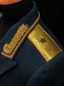 Генерал-майор, парадный китель с шитьем