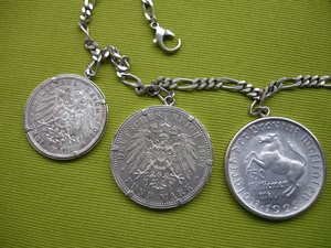 1 Рубль 1899+3 монеты Германии на серебряной цепочке.