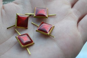 Четыре кубаря на петлицы