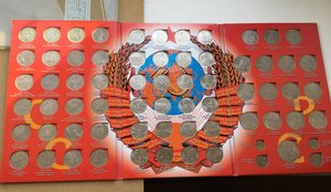 Набор юбилейных рублей, трешек и пятерок СССР в альбоме