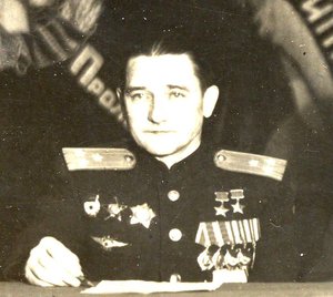 Челноков иркутск. Генерал Челноков Калининград. Челноков летчик дважды герой.
