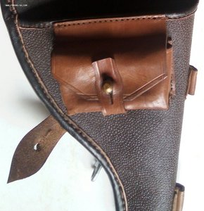 Кобура под револьвер.