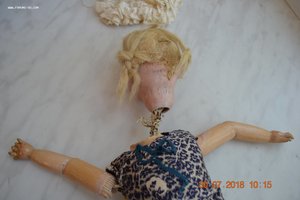 Старинная кукла под реставрацию