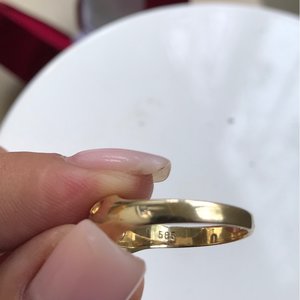 Кольцо классическое с бриллиантом золото 585 недорого