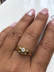 Кольцо классическое с бриллиантом золото 585 недорого