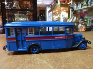 Автобус ЗИС-8 "МИЛИЦИЯ" 1: 43