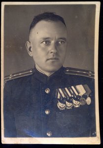 Группа фото на героя. Летчик-торпедоносец.