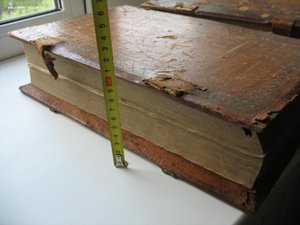 Книги церковные,большие,2шт