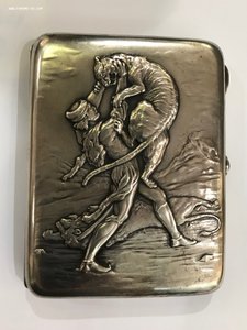 Портсигар Витязь в тигровой шкуре. Серебро 875 пробы.