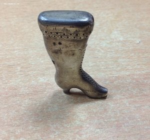Старинная зажигалка в виде Дамского сапога Серебро
