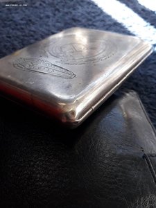 Портсигар.Дирижабль над земным шаром.