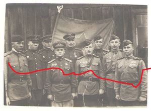 Снимок у знамени части 1944 год
