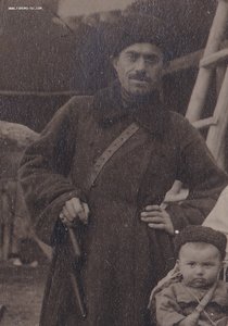 Дагестан. Семья Токаевых. "Маузер". 1920-е годы.
