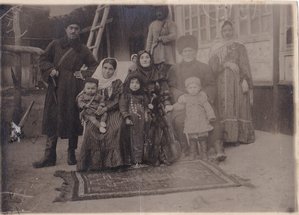 Дагестан. Семья Токаевых. "Маузер". 1920-е годы.