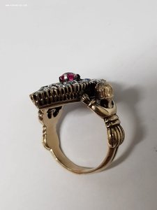 Очень интересное золотое кольцо с бриллиантами 56