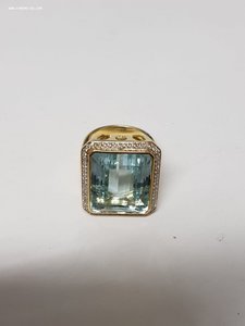 Шикарное кольцо с аквамарином в 35 карат + бриллианты