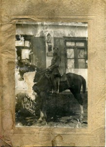 Красноармеец на коне. Большое фото. 1937г.
