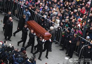 Сегодня похоронили Николая Караченцова
