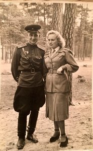 Лейтенант с подругой( петлицы us)