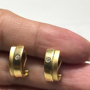 Золотые сережки 750 пробы с бриллиантиками