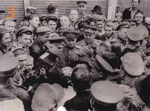 Член Военного Совета Н.С.Хрущов на фронте.