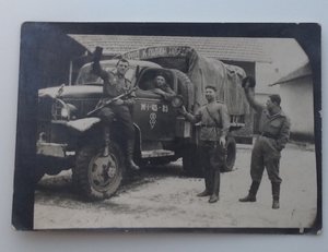 2 фото с автомобилями 45г.