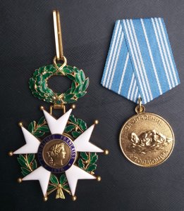 КOMAНДОР, ОП Легиoнa