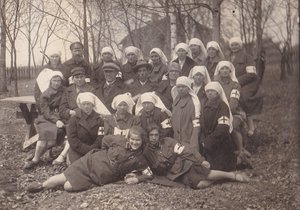 Девушки-санинструкторы. 1 мая 1932 г. ст.Бира.