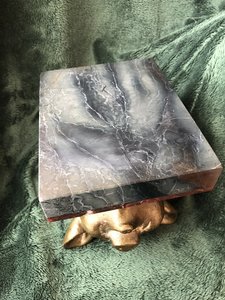 "Весёлый поросёнок". Бронза. Подставка из натурального камня