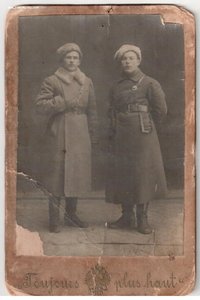 Краском со знаком в шинели