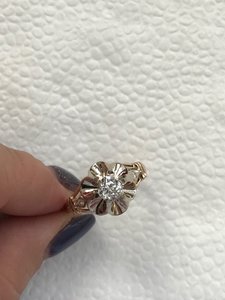 Золотое российское классическое кольцо с бриллиантом