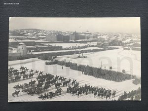 Екатеринбург 10 ноября 1918 год . На площади полки