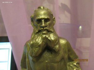 Л.Н. Толстой в рост силумин. 30см