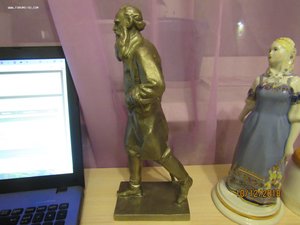 Л.Н. Толстой в рост силумин. 30см