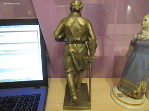 Л.Н. Толстой в рост силумин. 30см